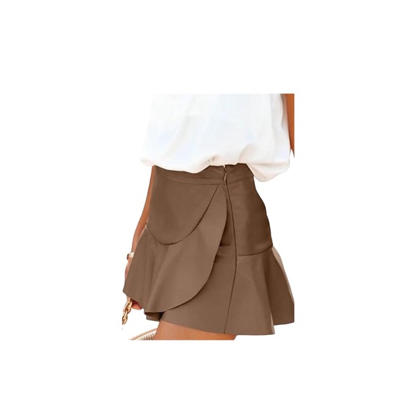 BNWT Faux Leather Skirt High Waisted Ruffled Hem Mini Skirt w/ Short Lining - Picture 3 of 8